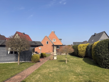 Naturschutzgebiet als Nachbarn – EFH in Wulsdorf - Gartenansicht (45554)