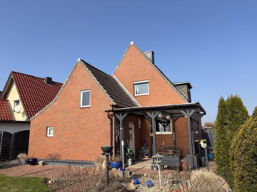 Naturschutzgebiet als Nachbarn – EFH in Wulsdorf - Rückansicht (45555)