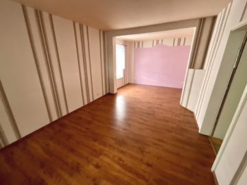Einfamilienhaus mit großem Potential - Wohnzimmer (44883)