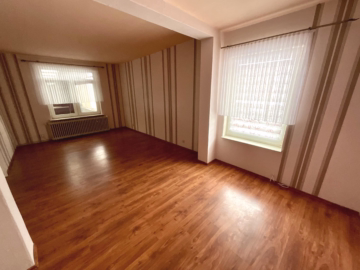 Einfamilienhaus mit großem Potential - Wohnzimmer II (44884)