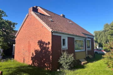 Geräumtes Haus in Geestemünde mit Ausbaupotenzial - Außenansicht (62042)