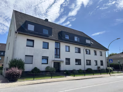 3-Zimmer-Wohnung im 1. OG - Straßenansicht (79571)