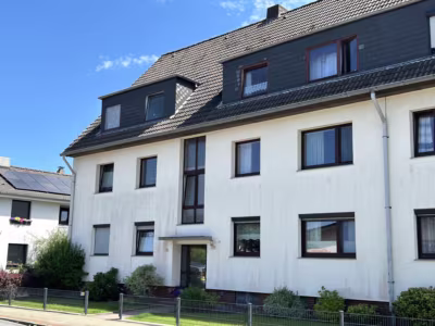 3-Zimmer-Wohnung im 1. OG - Straßenansicht (79572)