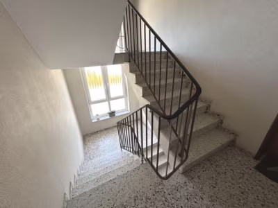 3-Zimmer-Wohnung im 1. OG - Treppenhaus (79573)