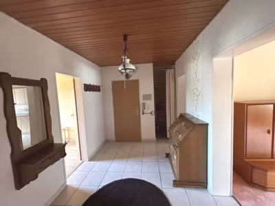 3-Zimmer-Wohnung im 1. OG - Wohnungsflur (79574)