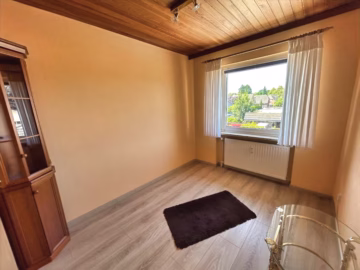 3-Zimmer-Wohnung im 1. OG - Zimmer (70106)