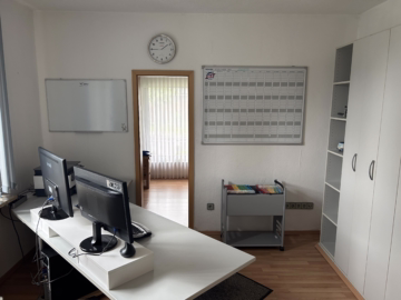 Wohnen & Gewerbe an einem ruhigen Ort - Büro EG (37077)