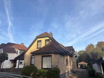 Wohnen & Gewerbe an einem ruhigen Ort - Straßenansicht (38261)