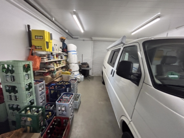 Vermietetes ZFH + Gewerbe & DG-Wohnung in Wulsdorf - Garage Satteldachhaus (37038)
