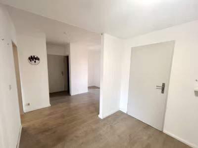 Attraktives Zuhause in gepflegter Wohnlage - Flur (92385)