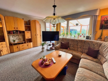 Großzügiges Einfamilienhaus in Krummendeich - Wohnzimmer (35520)