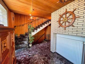 Großzügiges Einfamilienhaus in Krummendeich - Eingangsbereich (35517)