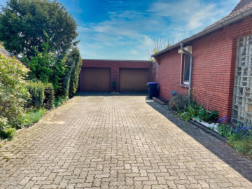 Großzügiges Einfamilienhaus in Krummendeich - Auffahrt mit Doppelgarage (35506)