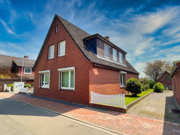 Großzügiges Einfamilienhaus in Krummendeich - Straßenansicht (35503)