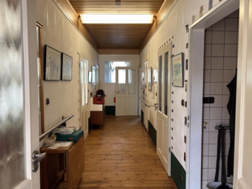 Altbauhaus aus 1892 mit 2 freien Wohneinheiten - Flur (40583)
