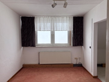Altbauhaus aus 1892 mit 2 freien Wohneinheiten - Zimmer 1 DG (62428)