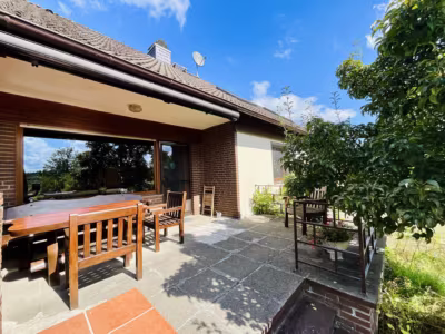 EFH mit Südterrasse und beeindruckendem Ausblick - teilüberdachte Südterrasse (82087)