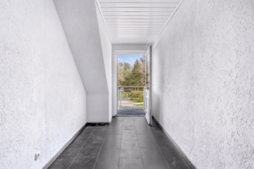 Familienhaus mit 2-3 Wohneinheiten & großem Garten - DG Eingang (46601)