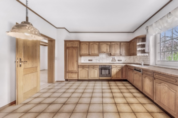 Familienhaus mit 2-3 Wohneinheiten & großem Garten - EG Küche (46591)