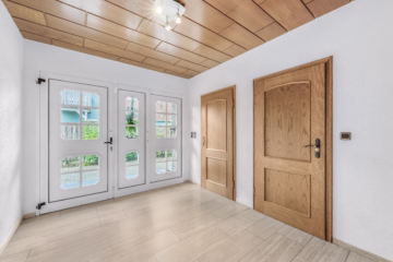 Familienhaus mit 2-3 Wohneinheiten & großem Garten - EG Hauseingang (46590)