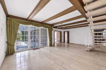 Familienhaus mit 2-3 Wohneinheiten & großem Garten - EG Essbereich (46593)