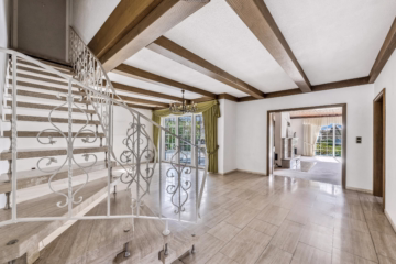 Familienhaus mit 2-3 Wohneinheiten & großem Garten - EG Diele (46592)