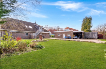 Familienhaus mit 2-3 Wohneinheiten & großem Garten - Gartenansicht (46581)