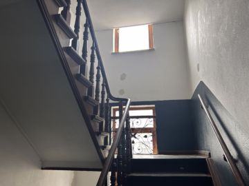 Vermietete ETW im Goethequartier : 11% Mietrendite - Treppenhaus Ansicht 2 (37523)