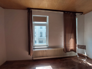 Vermietete ETW im Goethequartier : 11% Mietrendite - Wohnzimmer Ansicht 3 (37527)