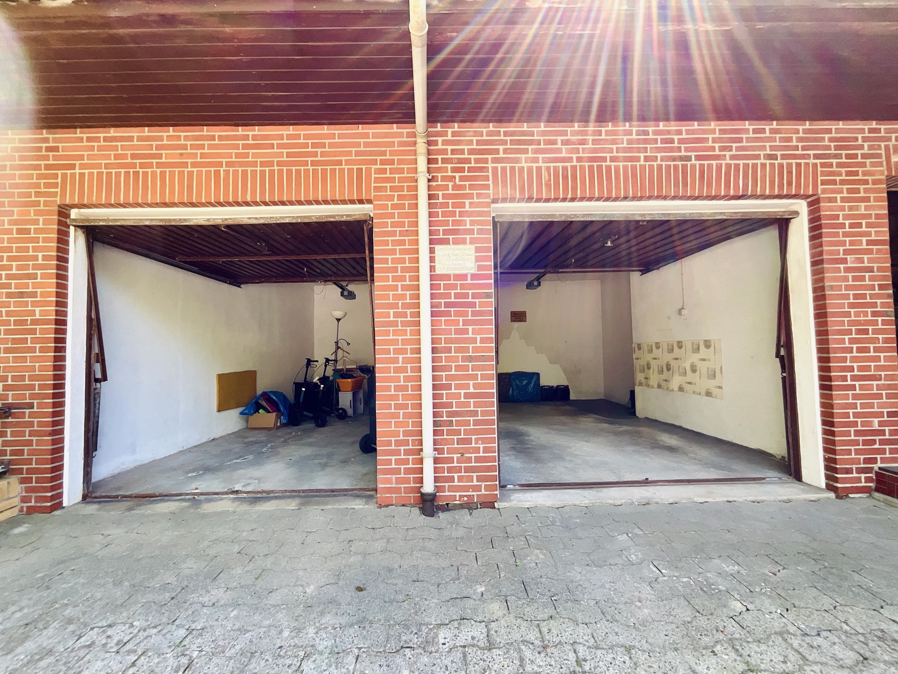 Doppelgarage m. elektr. Toren