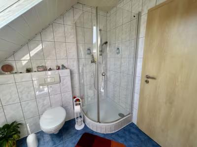 Wohnen am Waldrand! - Badezimmer OG (82953)