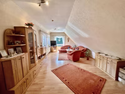 Wohnen am Waldrand! - Wohnzimmer im OG (82948)