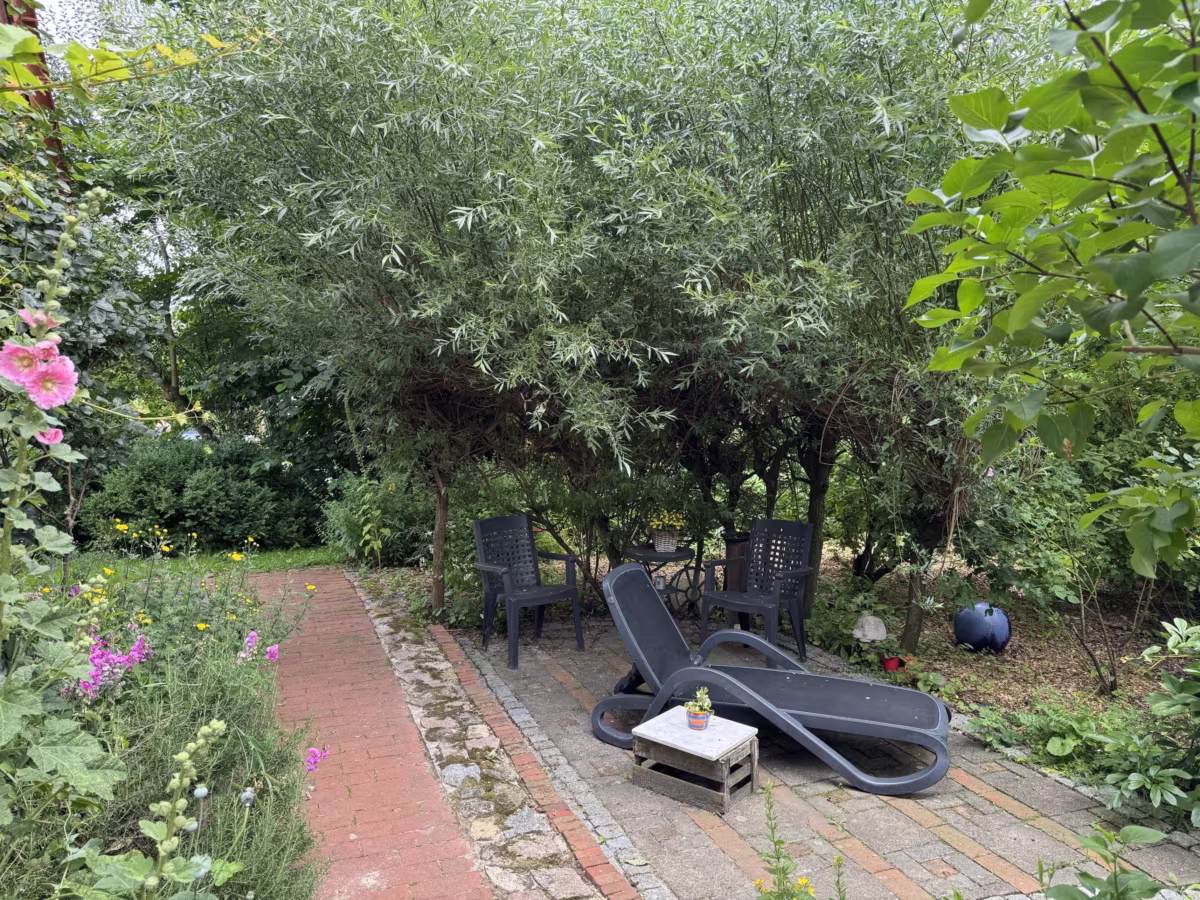 Terrasse hinter dem Haus