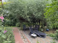 Terrasse hinter dem Haus