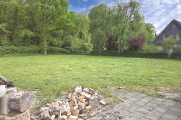 Ruhiges Baugrundstück in 2. Reihe - Ansicht von Auffahrt (53830)