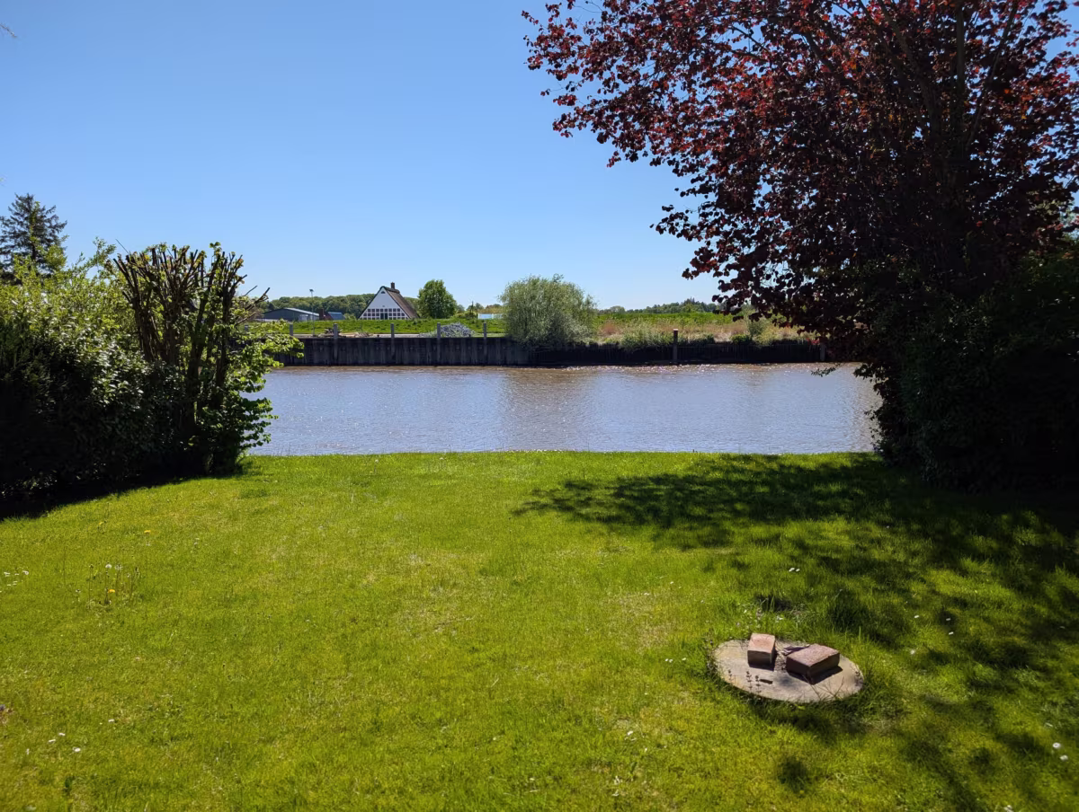 Der Garten mit eigenem Wasserzugang