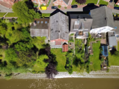 Historisches Wohnen auf dem Ostedeich - Die Nachbarschaft aus der Vogelperspektive (83703)