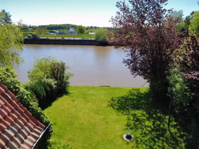 Historisches Wohnen auf dem Ostedeich - Wasserblick vom Balkon (83706)